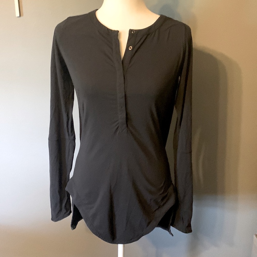 Lululemon black shirt
